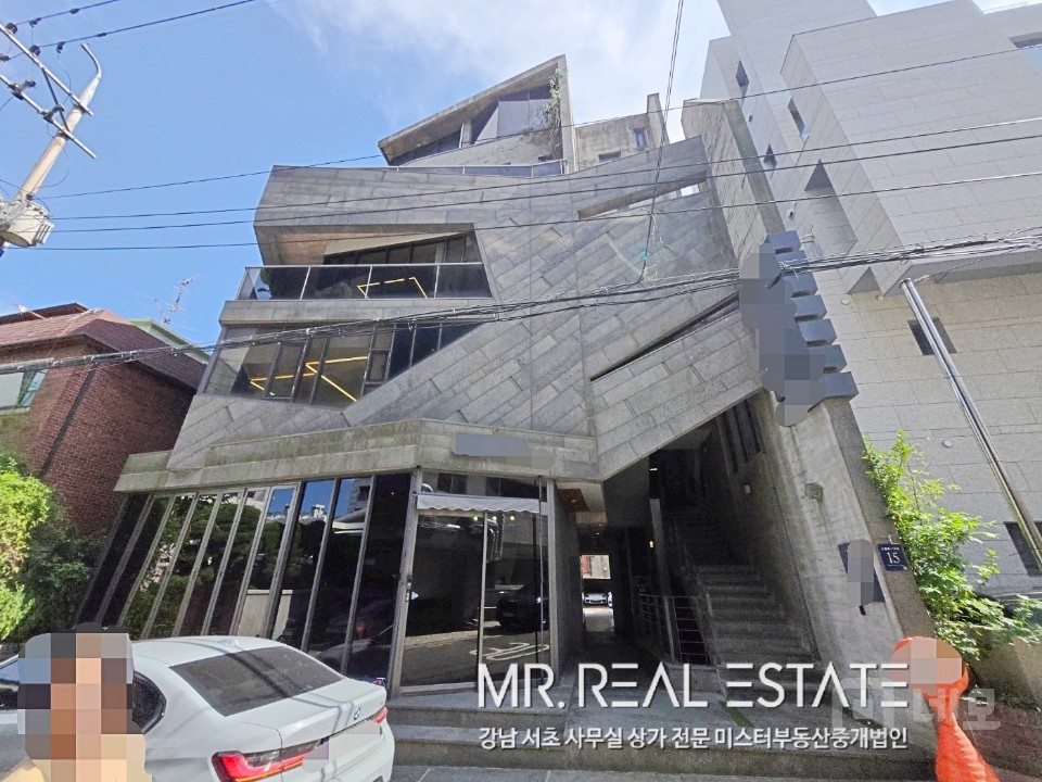 강남구청역,선정릉역도보5분.더블역세권.A급인테리어.테라스有 매물의 1번째 사진