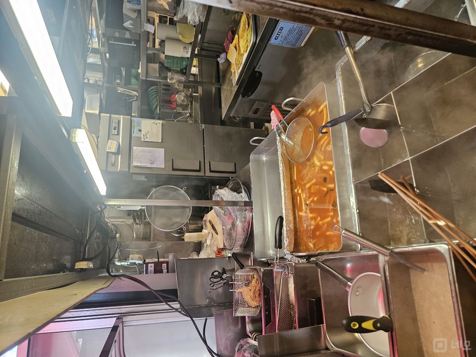 야당역 역세권, 배후수요 풍부한 야당동 1층 분식집 매물의 3번째 사진