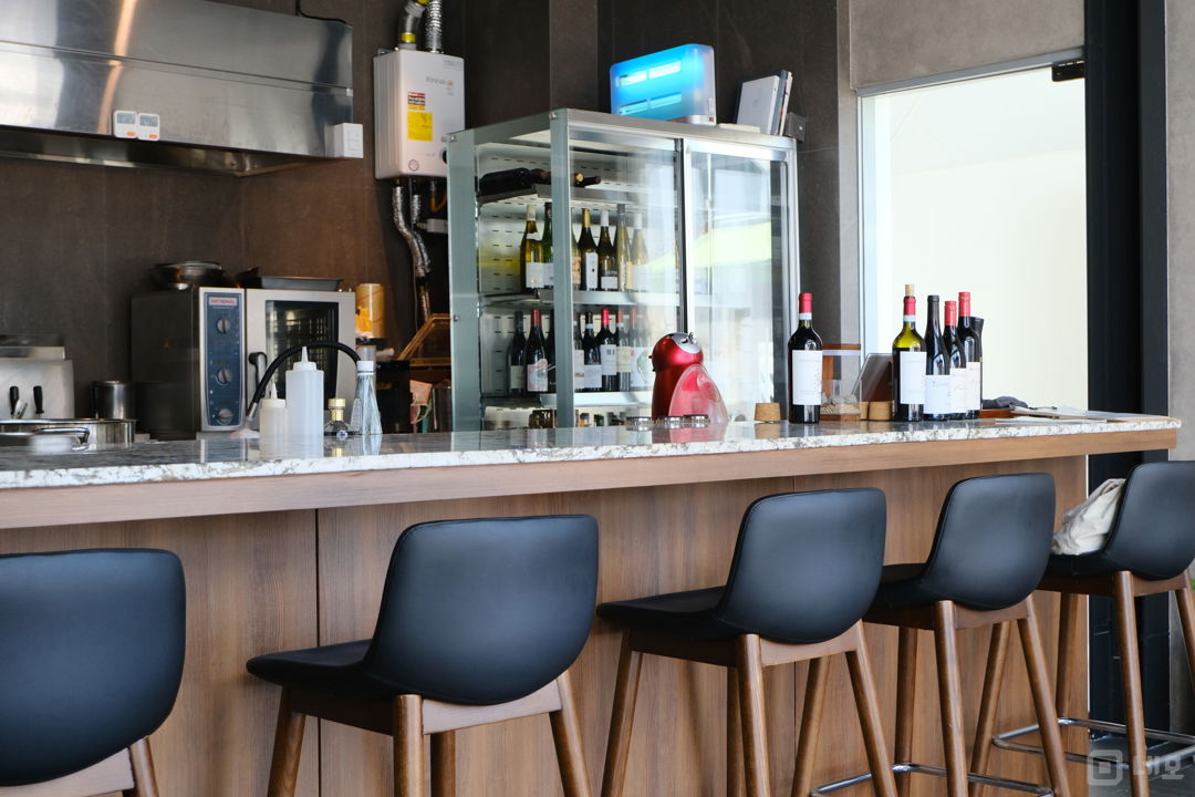 성수동 성수역 역세권, SNS 핫플레이스, 개방감 좋은 요리주점 매물의 4번째 사진