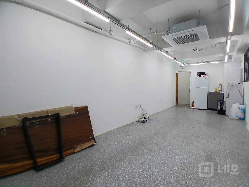 홍대입구역 도보 5분 신축급 1층 사무실 작업실 매물의 7번째 사진