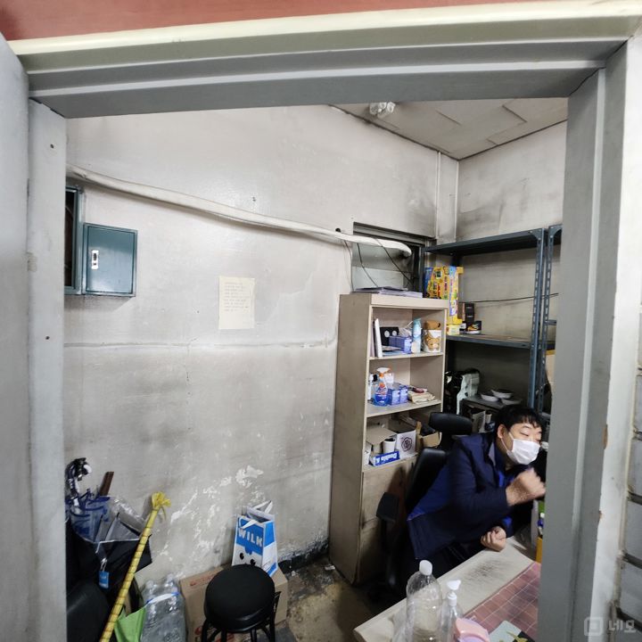 유동인구 많고 번화가 주변으로 고정고객 많은 문구점 매물의 6번째 사진