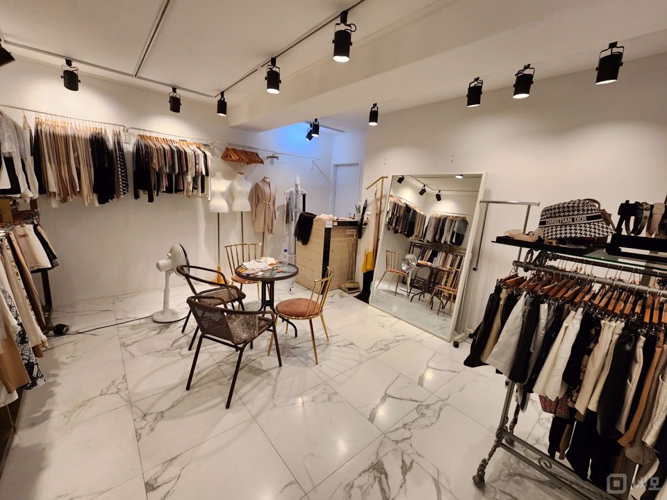 시설 집기 포함, 신림동 옷가게 매물의 1번째 사진