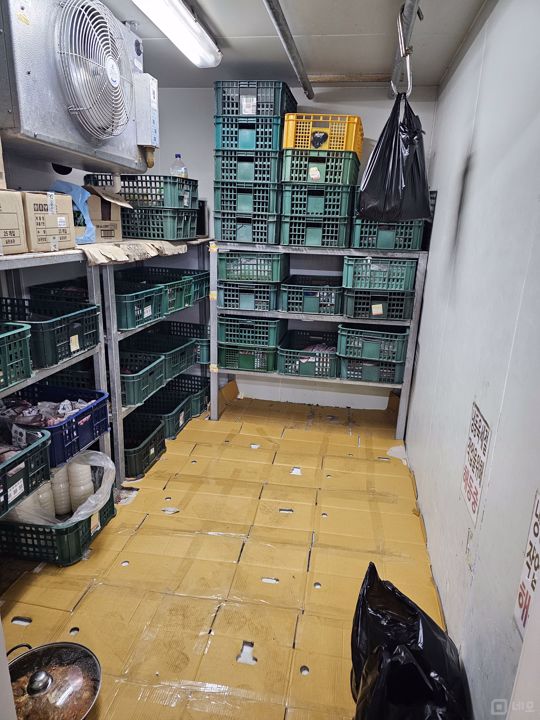 시설 집기 포함, 역곡 상상시장 정육점 매물의 3번째 사진