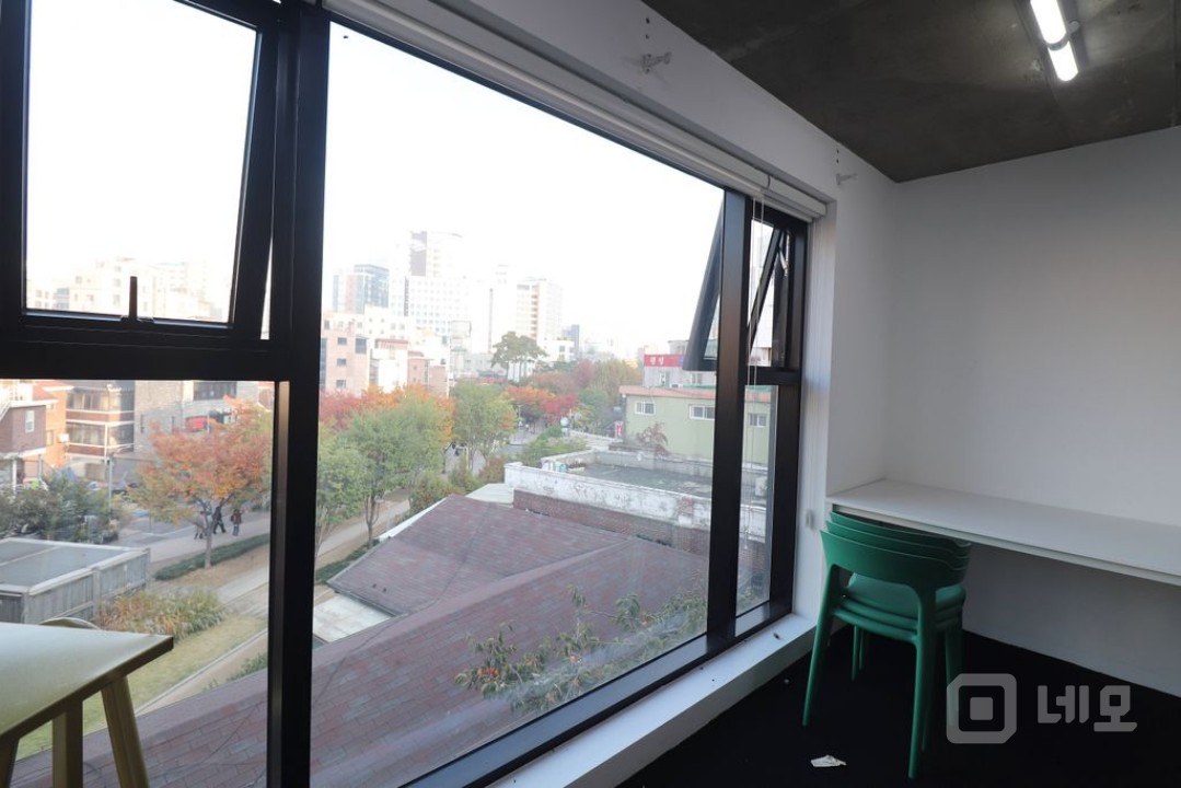 경의선책거리가 보이는 공방추천 소형 사무실 작업실 매물의 4번째 사진