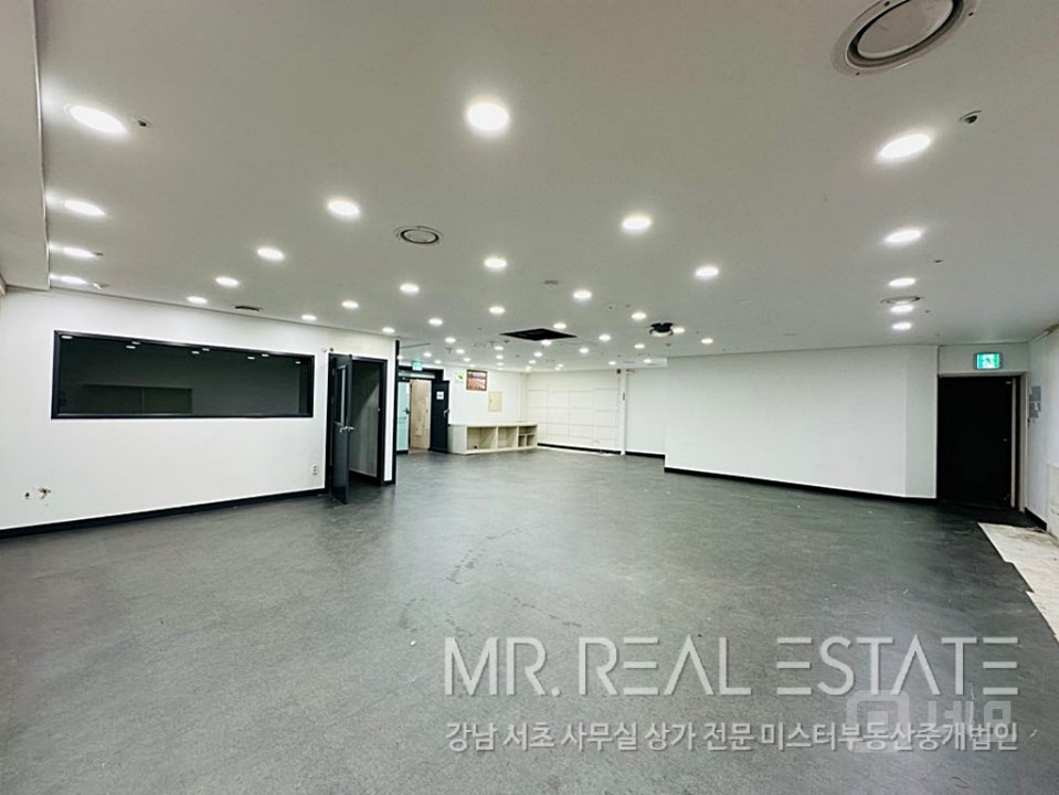 실사진 교대역3분 주차3대 헬스,필라테스,요가 등 추천 매물의 9번째 사진