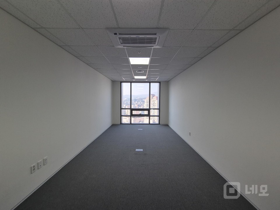 청량리역 바로 앞 역세권 프리미엄 오피스 기둥 없는 반듯한 호실 매물의 1번째 사진