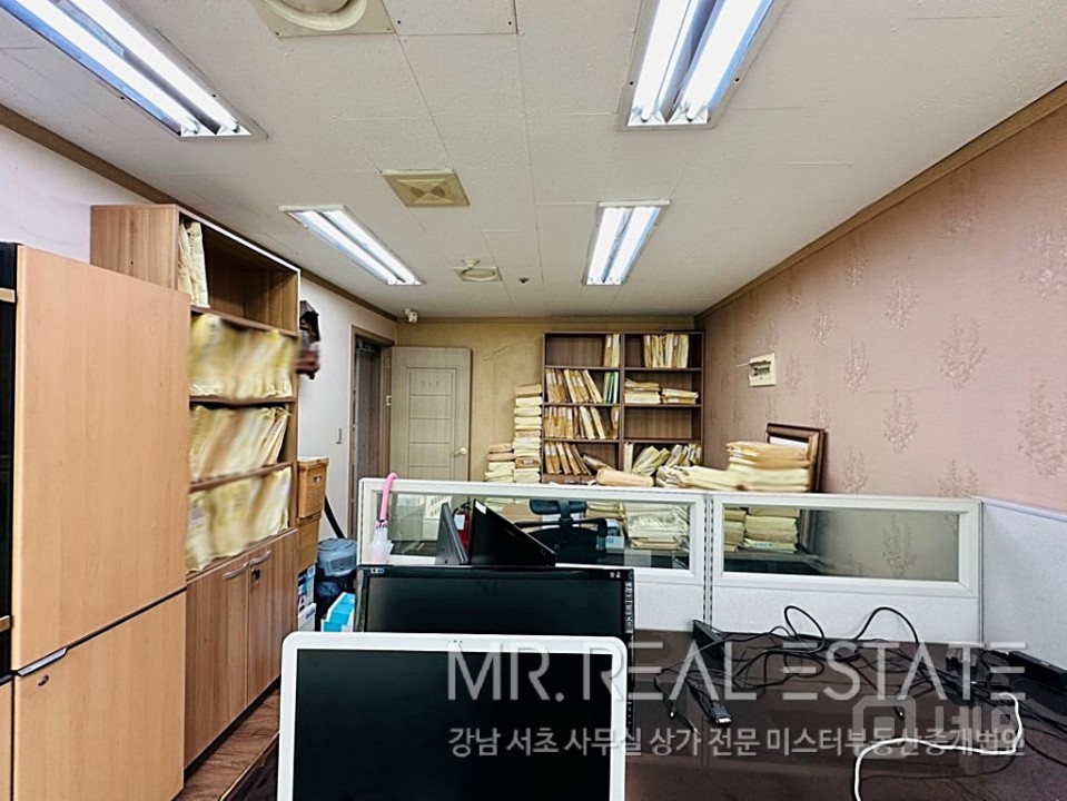 실사진 서울법원삼거리 서초,교대역 더블역세권 주차2대 고층건물 매물의 10번째 사진