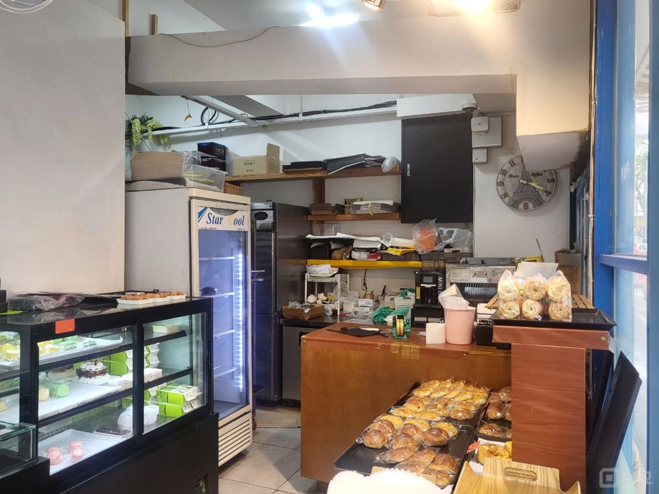 대로변 상권, 접근성 좋은 대청동 2가 베이커리 매물의 2번째 사진