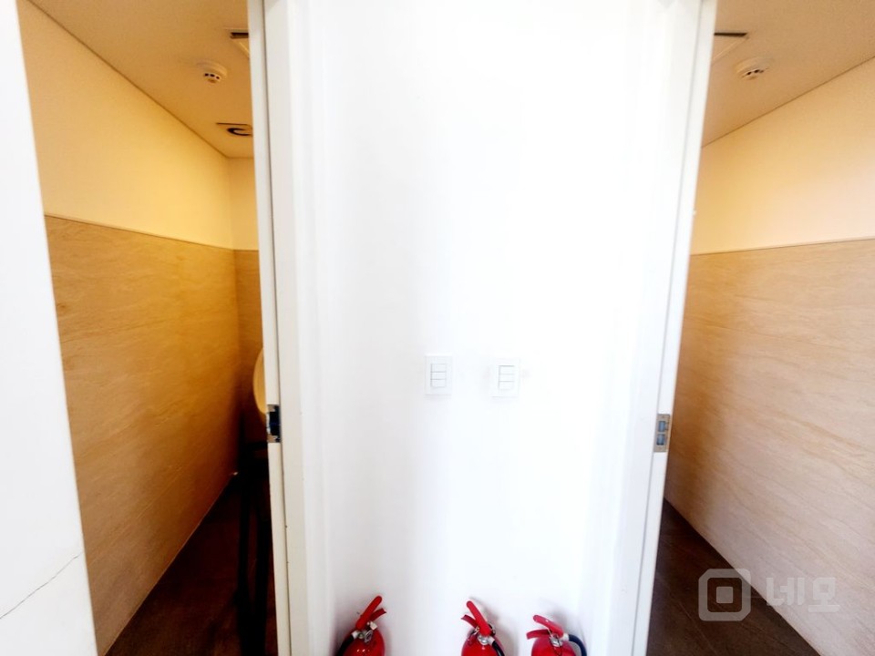 신축급 내외관 O 럭셔리 사무실 O 대형 테라스 O 쾌적한 공간 O  매물의 7번째 사진