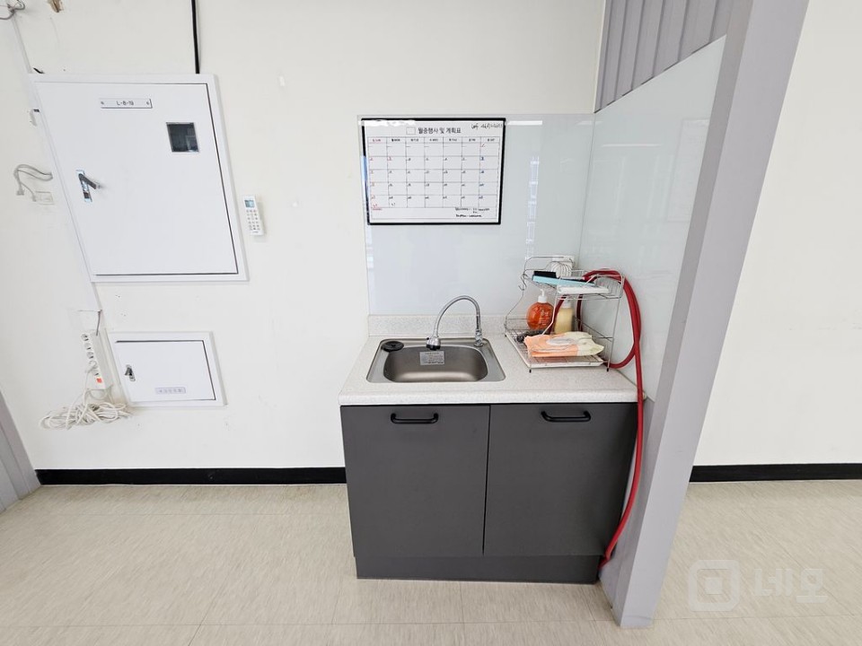 코너 확장38 룸3 인테리어 깔끔 즉시입주 매물의 8번째 사진