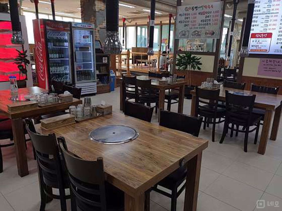 반송동 전체 양도 가능한 고깃집 매물의 1번째 사진