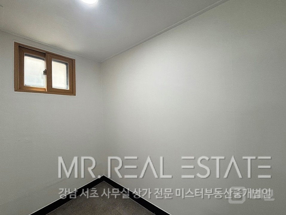 신사역도보1분.가성비사무실.주차편리.인테리어깔끔 매물의 11번째 사진