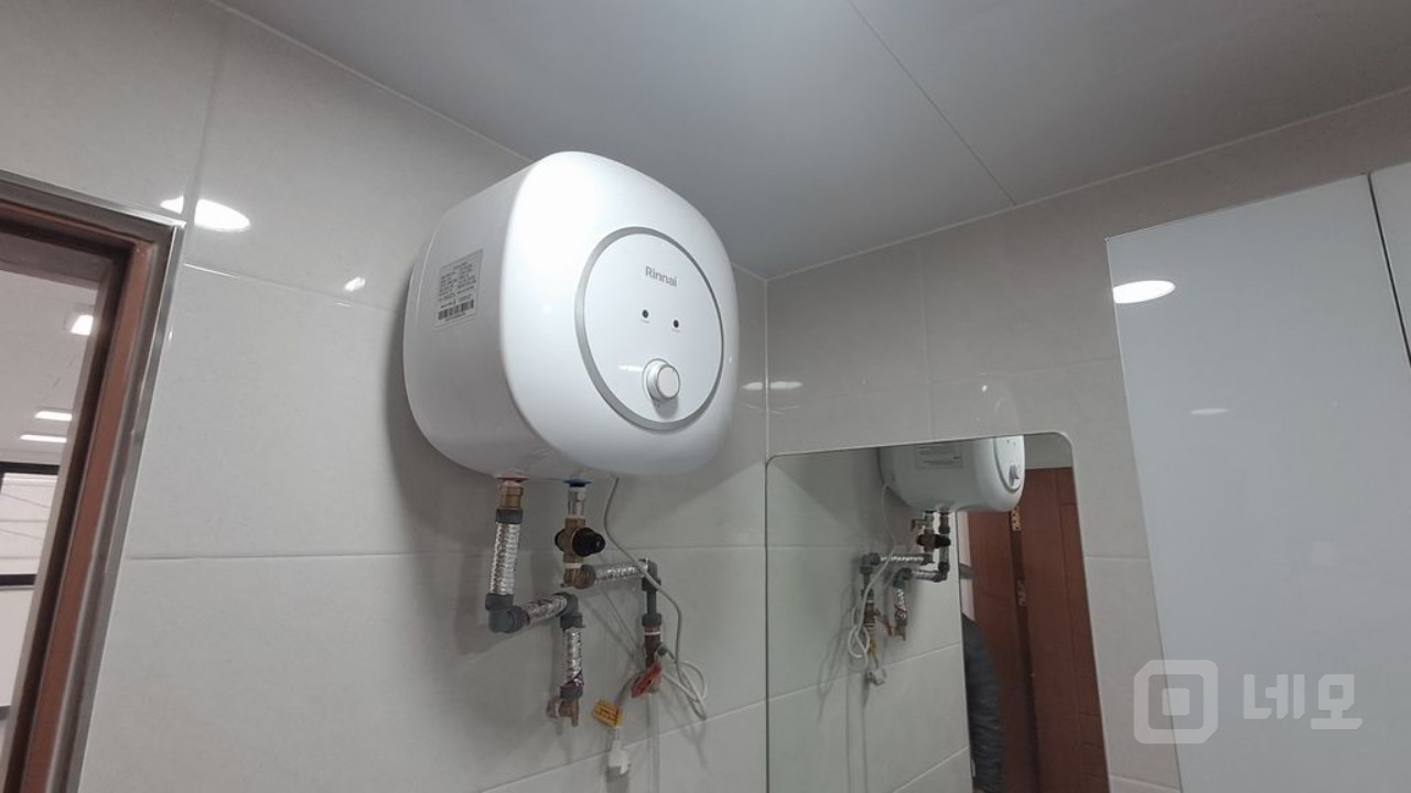 🏢 [홍대입구역 인근] 2층 단독 사무실 — 바로 사용 가능! 매물의 8번째 사진