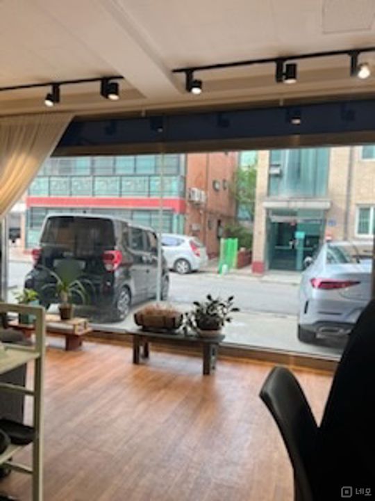 시설 집기 포함, 인테리어 완비된 대화동 타투샵 매물의 3번째 사진