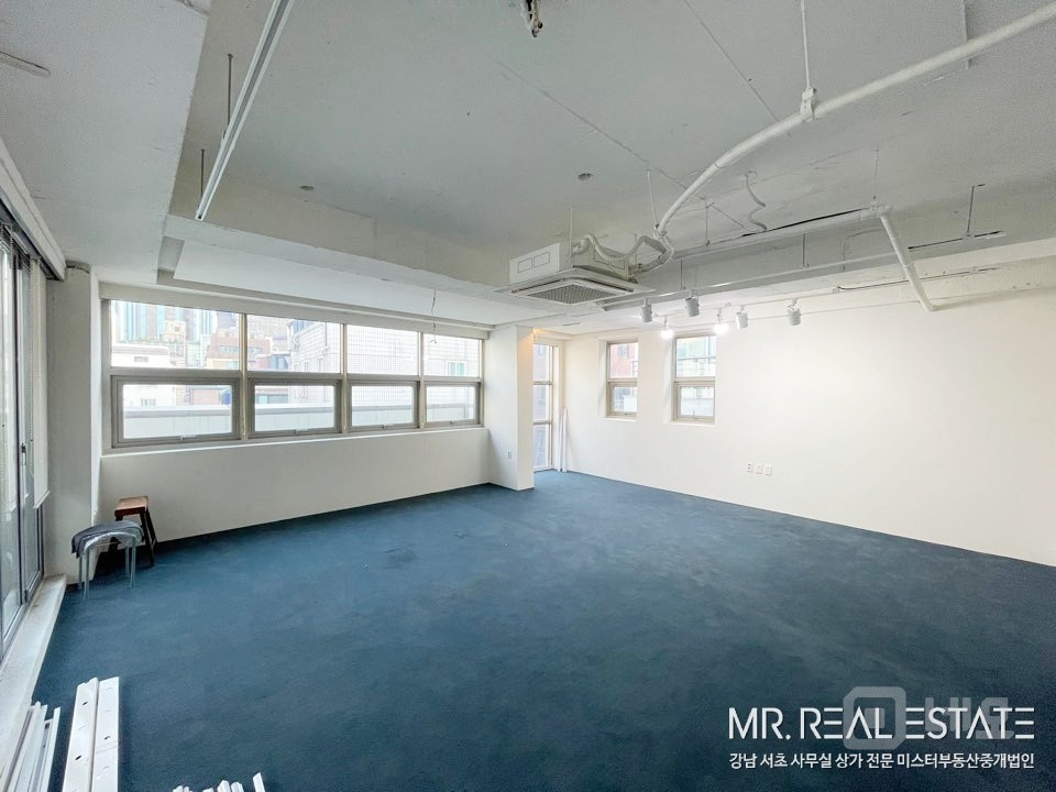 사진有.신사역 8번출구 인근.테라스有.접근성甲 매물의 10번째 사진