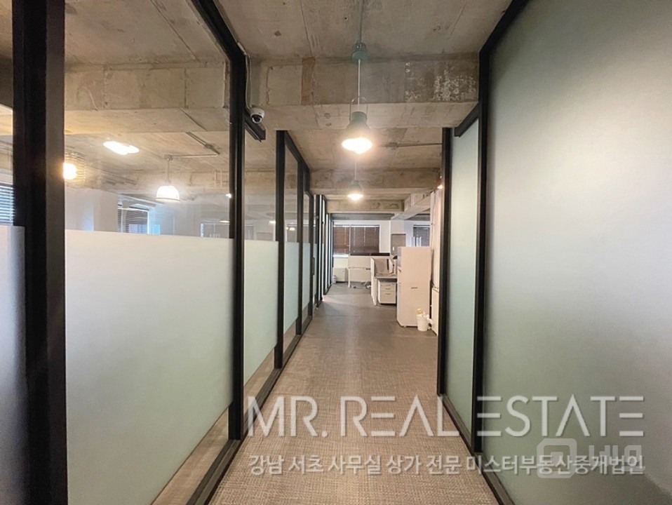 주차2대무료.S급가성비사무실.인테리어완비.채광ACE 매물의 15번째 사진