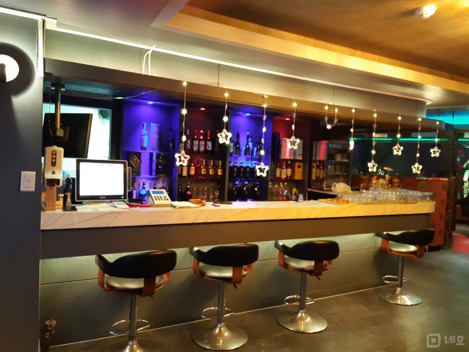 대림동 사거리 코너 위치, 시설, 인테리어 완비, 단골 많은 노래주점 매물의 2번째 사진