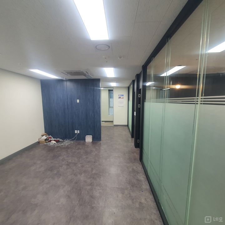외부파샅, 대표실,회의실, 개별에어컨 있는 룸인테리어 사무실 매물의 7번째 사진