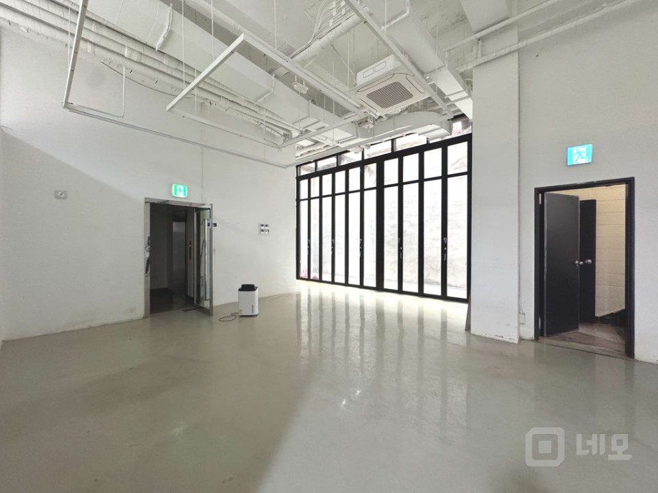 청담사거리 인근에 위치한 무권리! 층고높은 지하매물! 호리존 매물의 10번째 사진