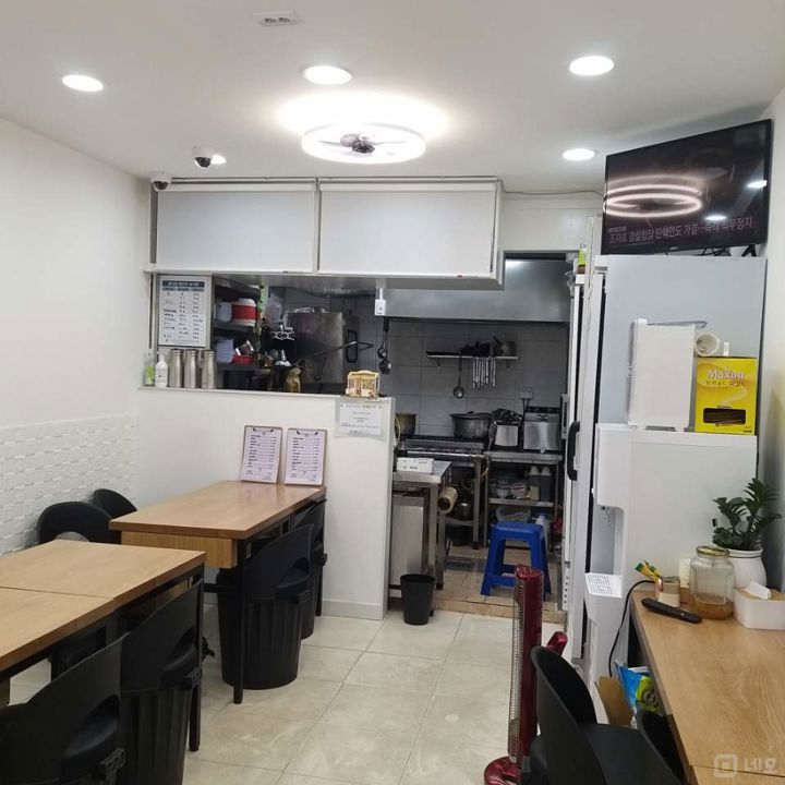 상도동 대로변에 위치한 상가 매물의 2번째 사진