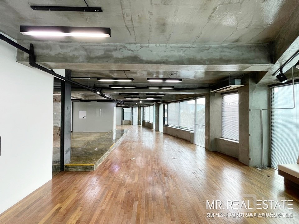 사진有.주차2대.인테리어.냉난방기完.논현역. 매물의 1번째 사진