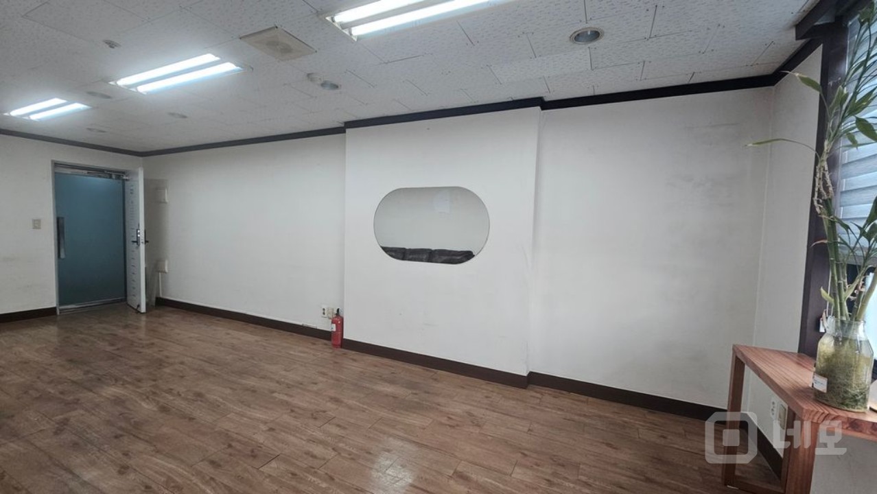 서울 노원구 태릉입구역 도보 3분거리 상가 임차인 구합니다 매물의 3번째 사진