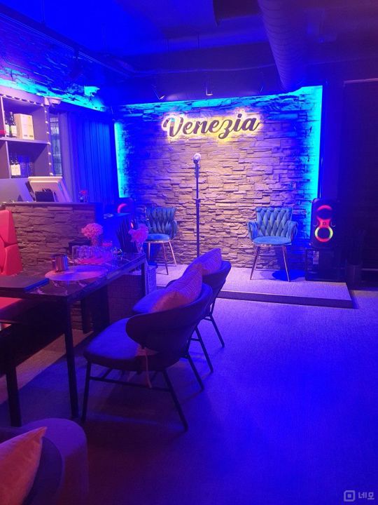 구산역 역세권, 대로변 사거리 코너 위치, 인테리어 완비된 노래주점 매물의 1번째 사진