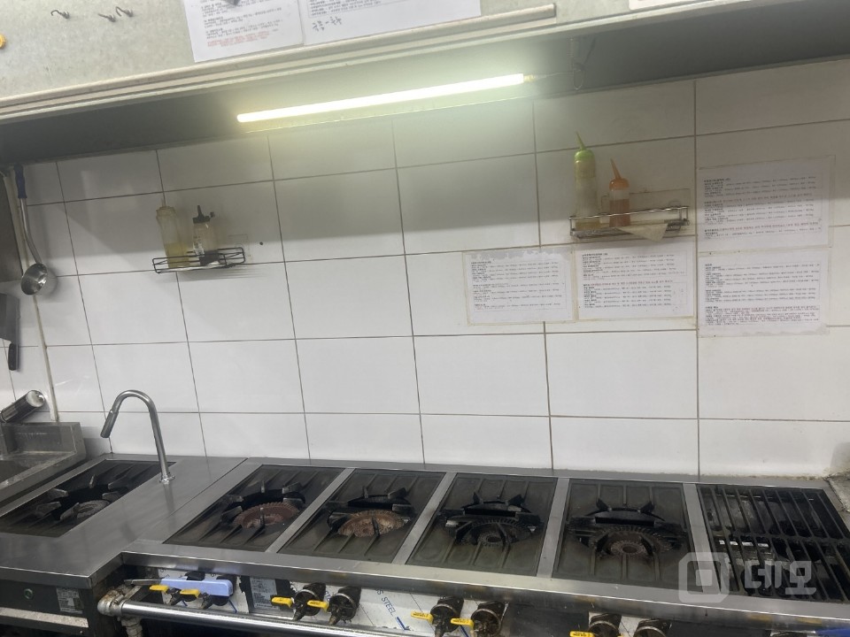 “몸만 들어오세요!” 봉천동 배달전문점 양도 / 풀세팅 완료 매물의 3번째 사진