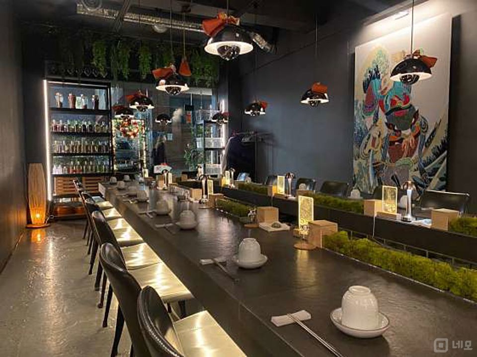 신사동 위치조건 훌륭한 BAR 매물의 1번째 사진