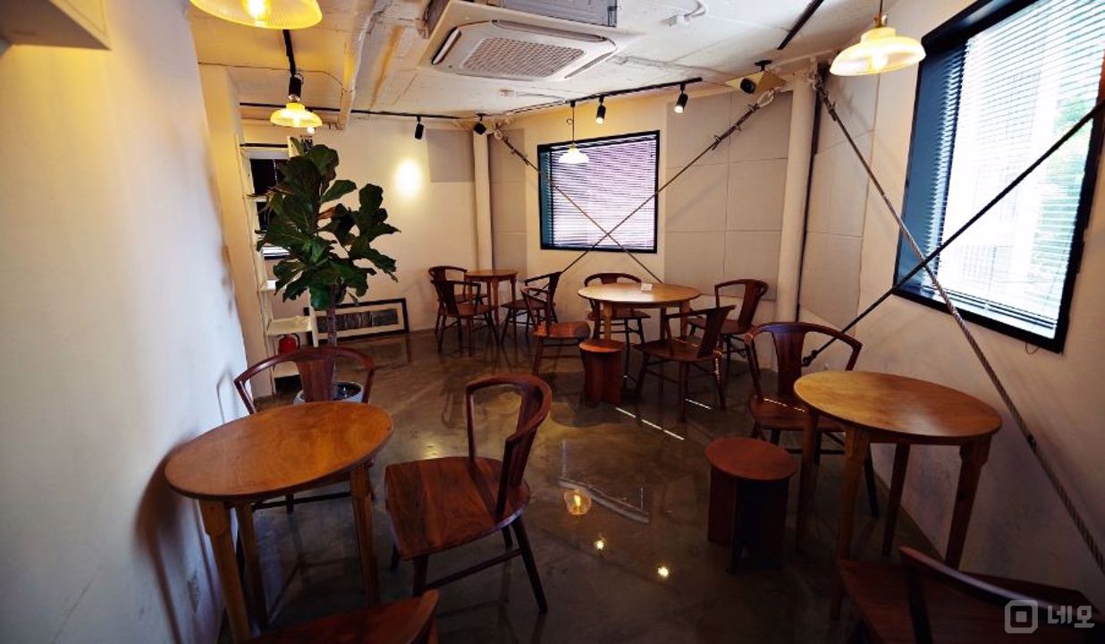 인테리어 완비된, 성수동 통건물 카페 매물의 7번째 사진