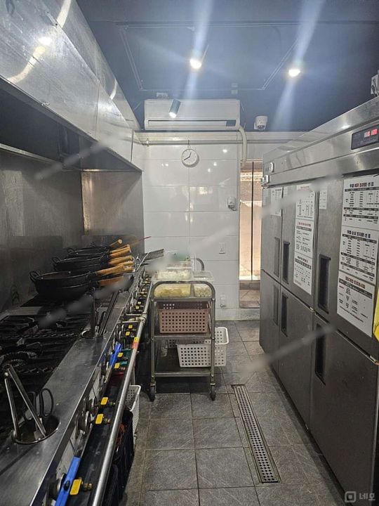 구의동 대로변, 꾸준한 수요 있는 찜닭점 매물의 3번째 사진