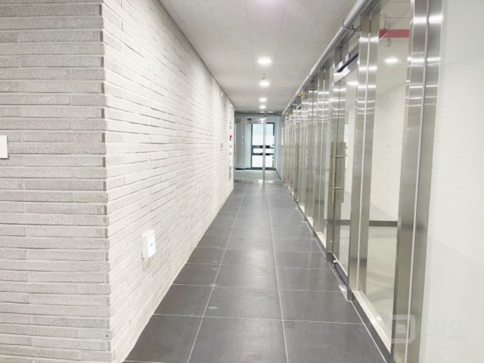 대로변 코너 광고효과 뛰어난 2층상가  매물의 5번째 사진