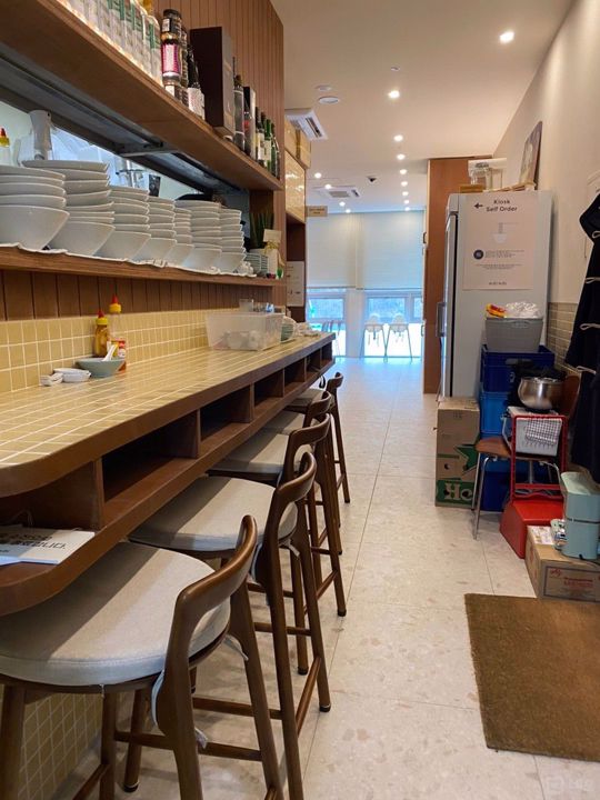 덕은동 양도 양수 가능, 인테리어와 시설 잘 되어 있는 베트남 음식점 매물의 5번째 사진