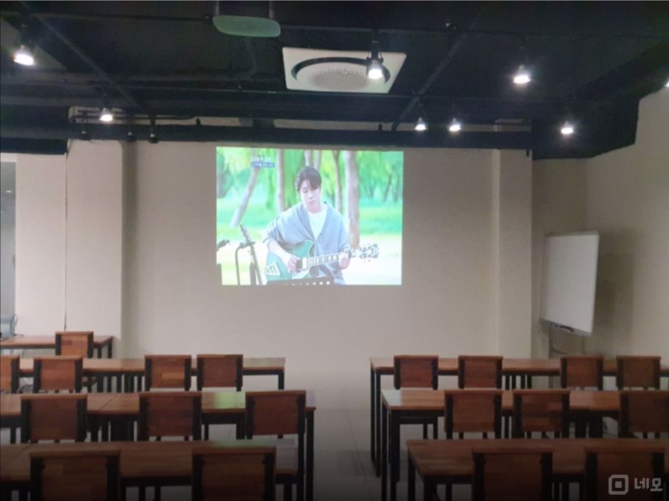 오피스와 주거 상권을 모두 잡는 강남역 신논현역의 대여공간룸 매물의 2번째 사진
