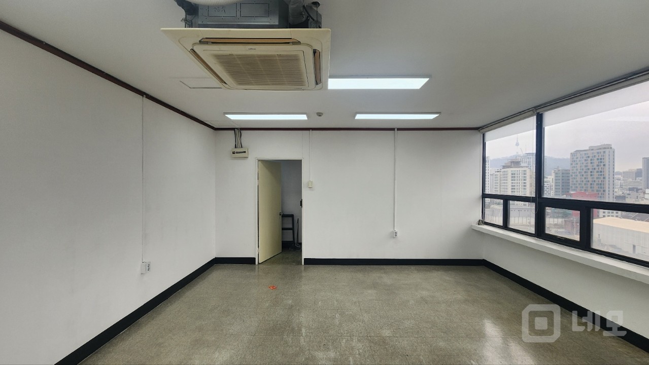 동대문종합시장 인근 청계천 바로 앞 엘베있는 저렴한 사무실 매물의 5번째 사진