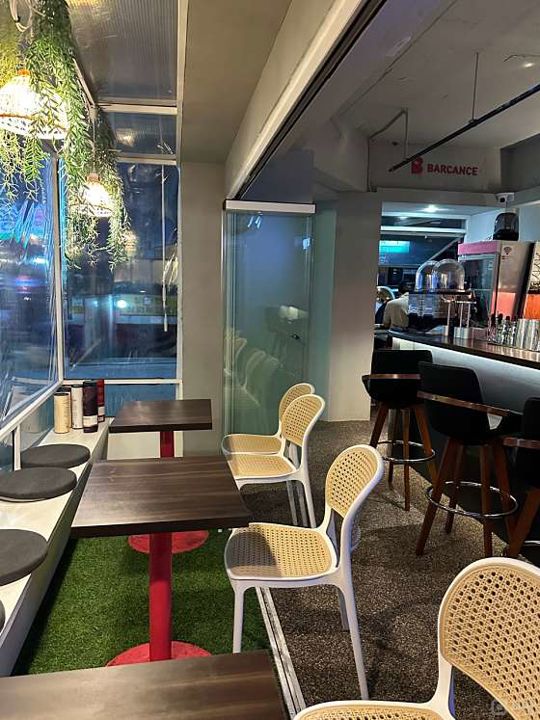 신사동 코너자리에 위치한 요리주점 매물의 4번째 사진