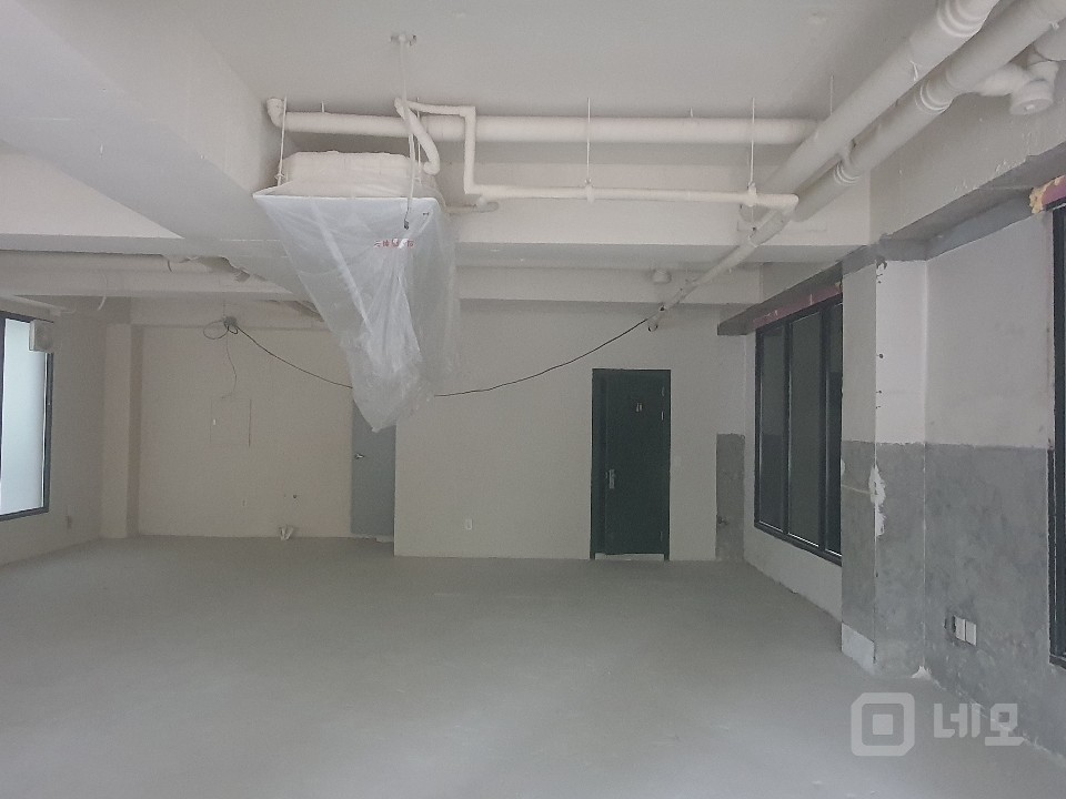 광교카페거리 초입에 있으며 주차편리하고 전체상가를 사용가능 매물의 3번째 사진