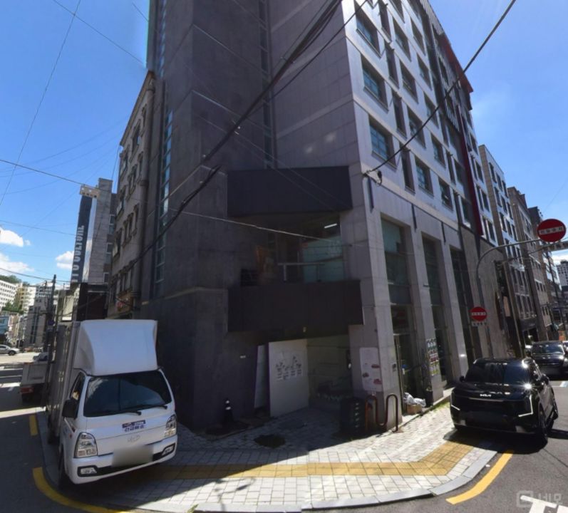 4호선 성신여대입구역 인근 1층 카페 겸 칵테일바 상가 매물의 8번째 사진
