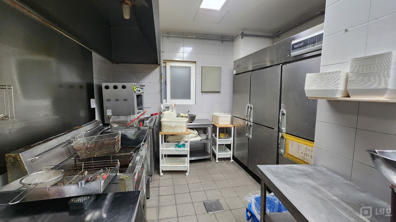 공덕동 주거지역 위치, 주방 시설 완비, 배달 매출 좋은 치킨집 매물의 1번째 사진