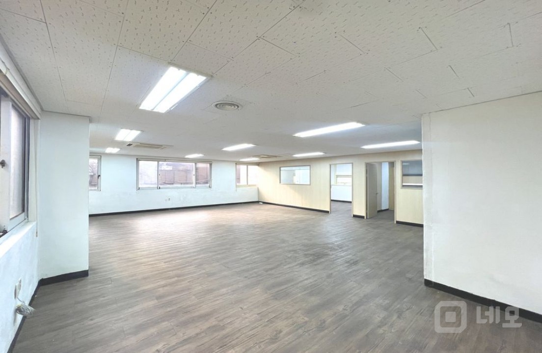 강남구청역 역세권 인테리어 A급으로 괜찮은 말도 안되는 가성비 사무실 매물의 4번째 사진