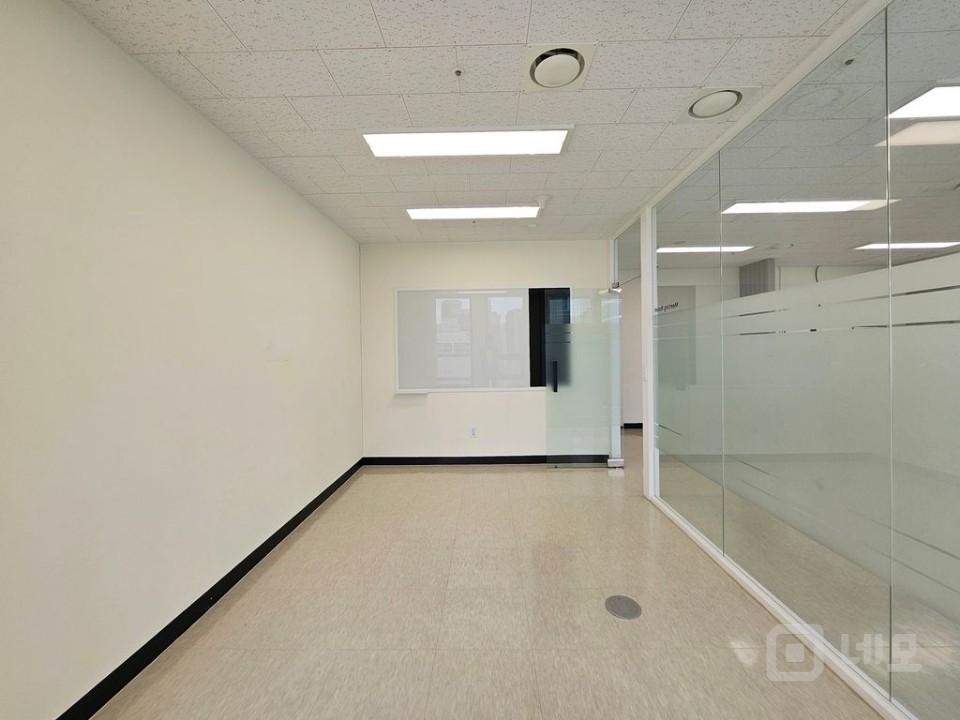 코너 확장38 룸3 인테리어 깔끔 즉시입주 매물의 10번째 사진