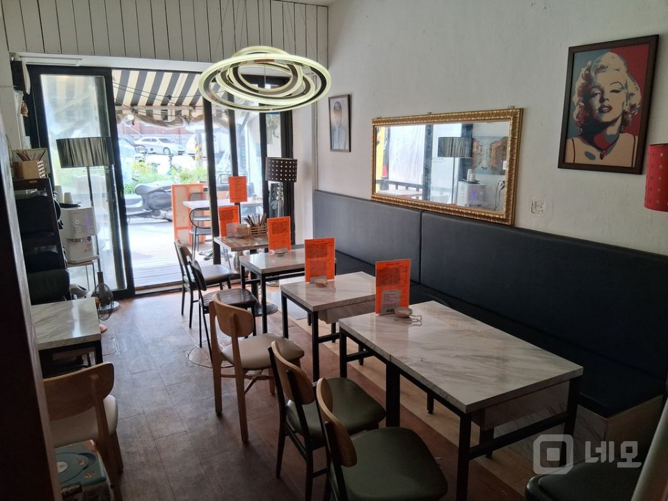 경리단 버스정류장 앞 제일 좋은 위치 매물의 1번째 사진