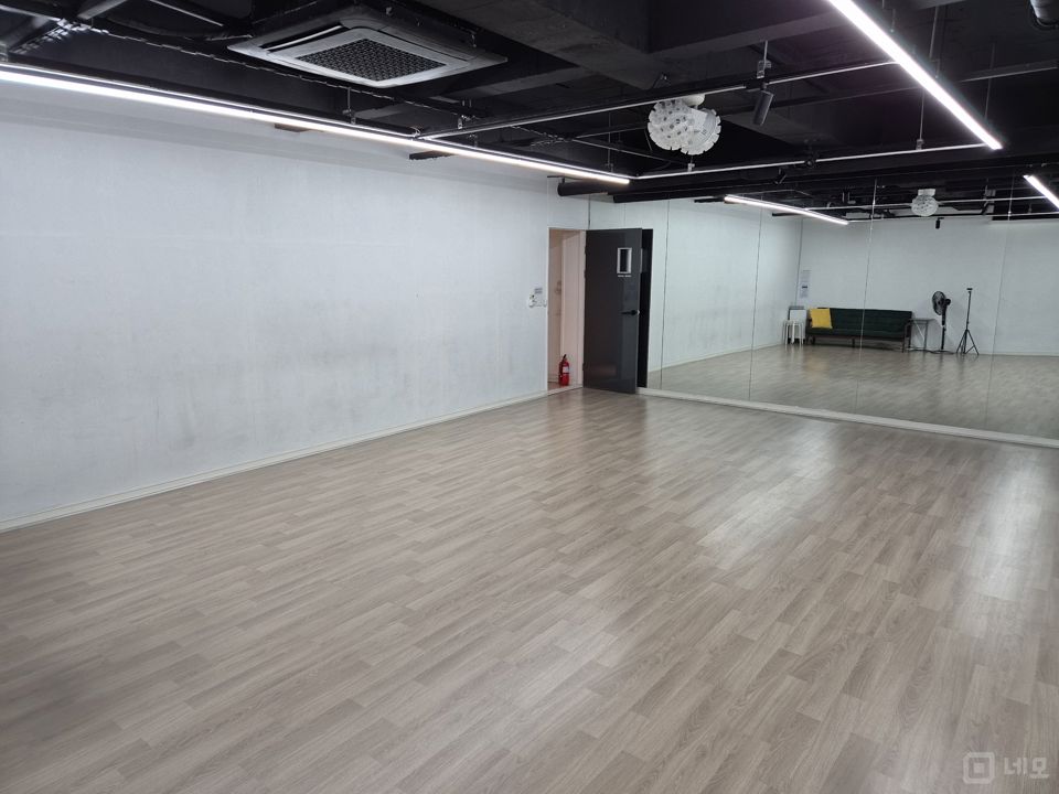 상암동 복합상권에 위치한 스튜디오 매물의 6번째 사진