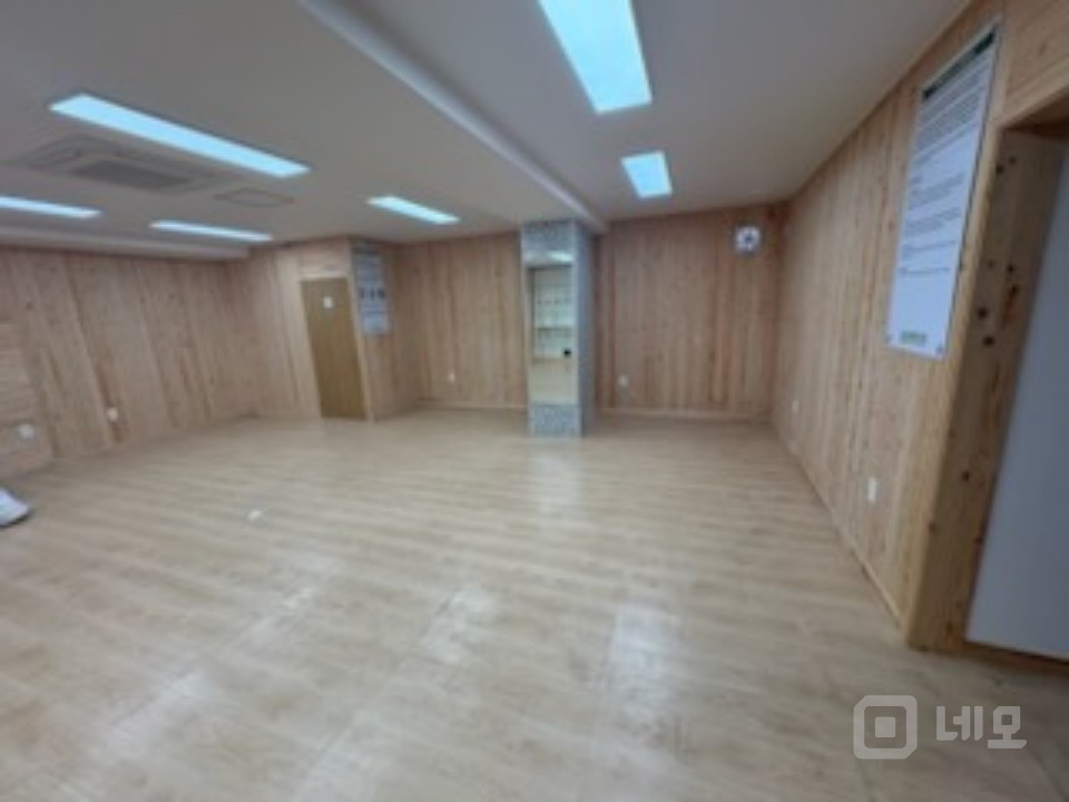 역세권내부남여화장실분리시스템에어컨2대옵션내부편백나무인테리어법인및쇼핑몰추천 매물의 7번째 사진