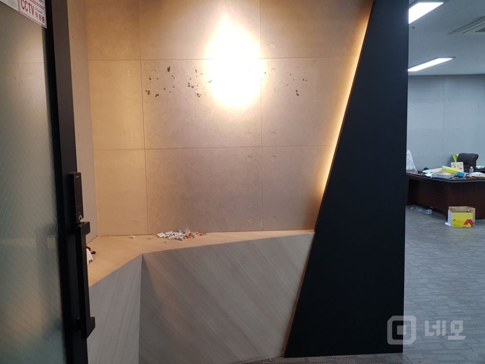냉난방기옵션풀옵션사무실인테리어작살집기사용가능몸만들어가면되는삼실법인강추 매물의 14번째 사진