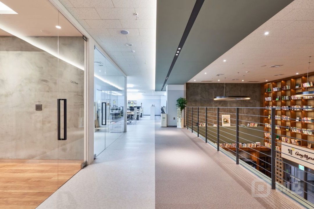 인테리어 2억 투자, 복층구조, 대형평수, 문래역 인근 매물의 13번째 사진