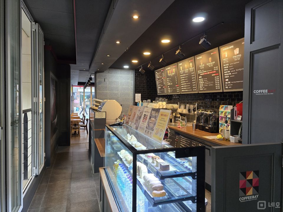 휘경동 회기역 역세권, 시립대 중문 앞 위치한 카페 매물의 1번째 사진