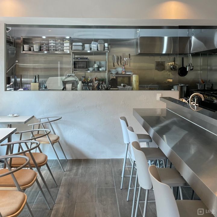 한강로1가 삼각지역 초역세권, SNS 핫플레이스, 단골 많은 요리주점 매물의 1번째 사진