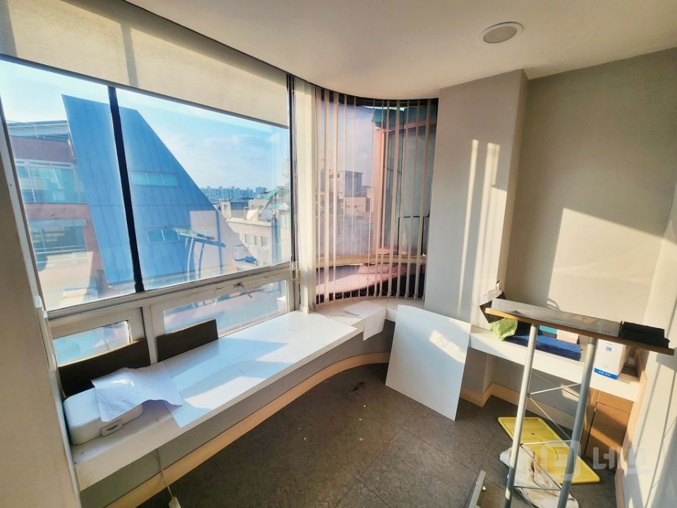 📍압구정역 구분룸+테라스 오피스📍 매물의 5번째 사진