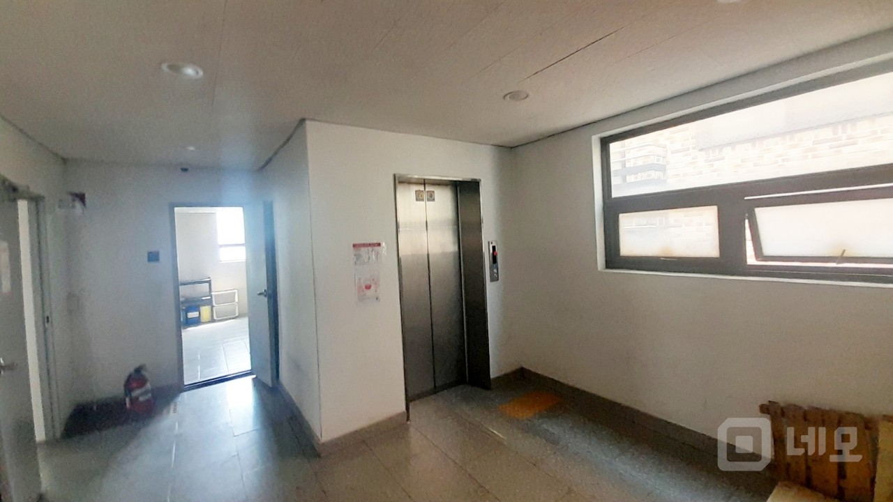 🏢 성산동 4층 단독 사무실 임대! 넓은 393.1㎡ 공간 확보 매물의 10번째 사진